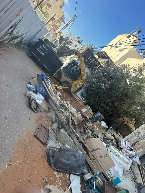 פינויים והריסות